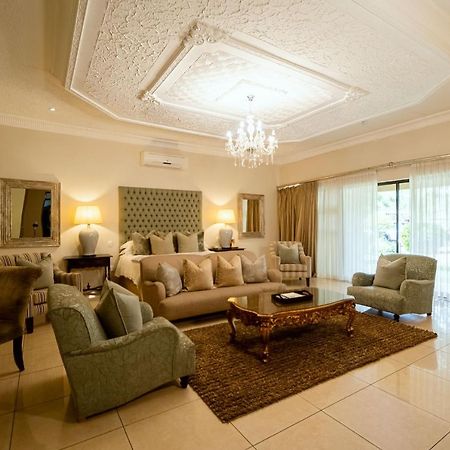 The Victoria Falls Deluxe Suites Buitenkant foto