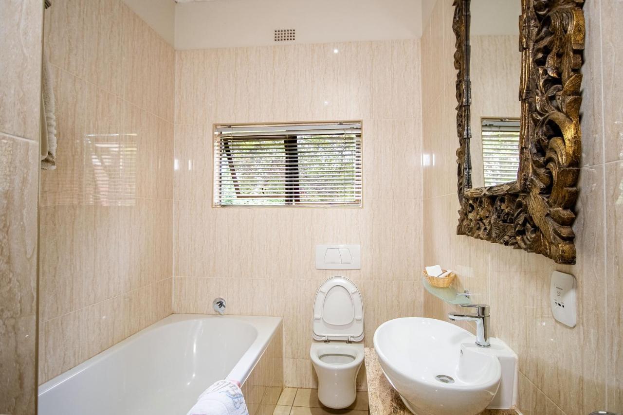 The Victoria Falls Deluxe Suites Buitenkant foto