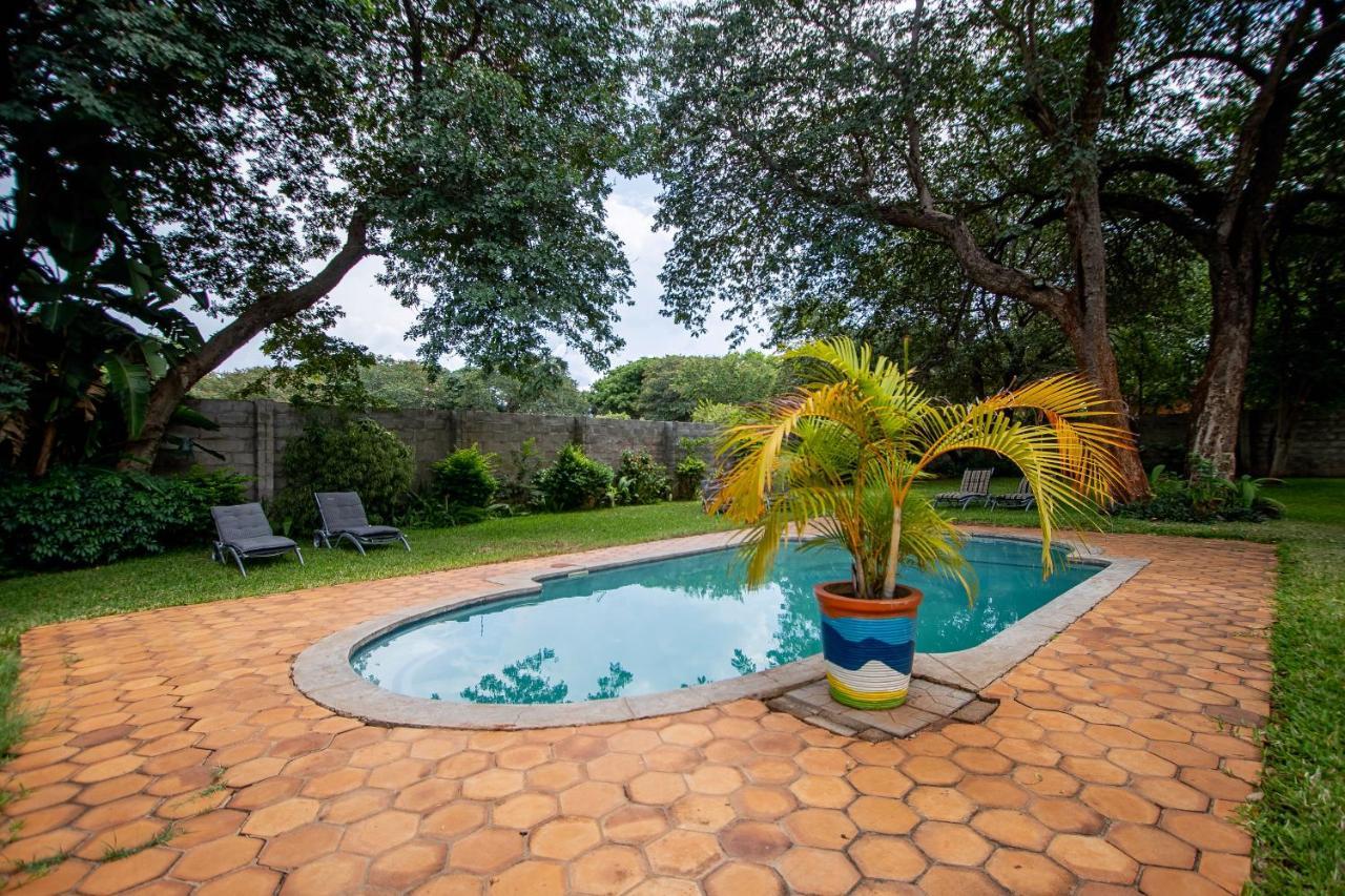 The Victoria Falls Deluxe Suites Buitenkant foto